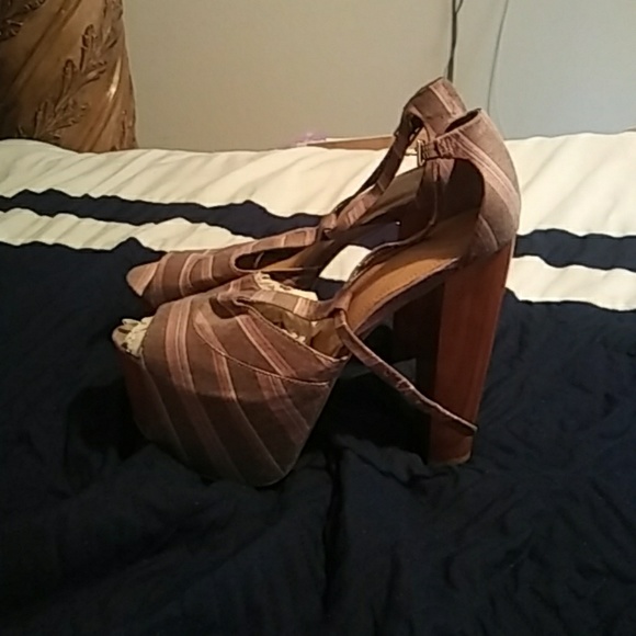 Heals - Picture 3 of 3